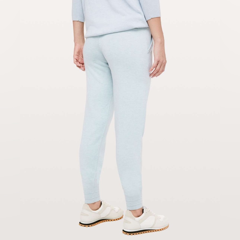 Lululemon Apres Your Way Jogger *29"
Heathered Starlight - Picture 2 of 5